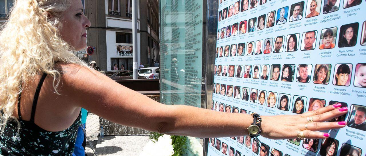 Acto de recuerdo del JK5022 , en el décimo aniversario del accidente.