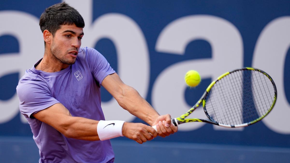 Carlos Alcaraz, en su partido ante Fils.