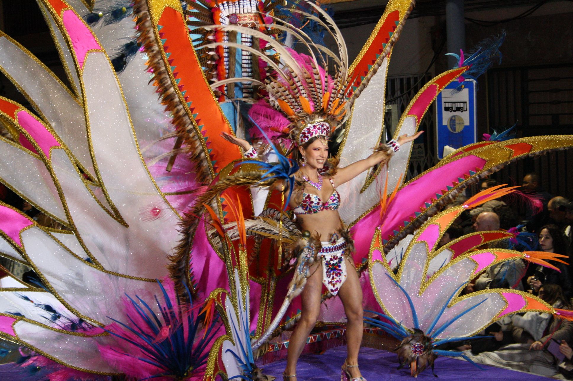 Macrogalería de fotos del primer gran desfile del Carnaval de Vinaròs