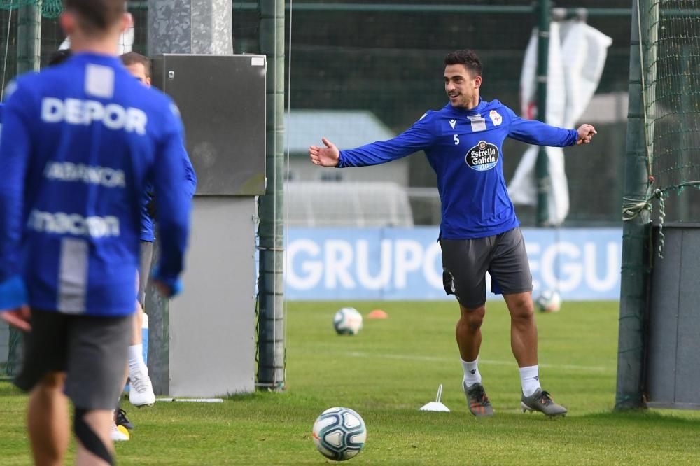 Sabin Merino se entrena con el equipo en Abegondo