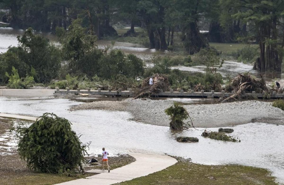 Las inundaciones en Texas dejan ya más de 50 víctimas mortales, entre ellas 15 niños Las inundaciones en Texas dejan ya más de 50 víctimas mortales, entre ellas 15 niños