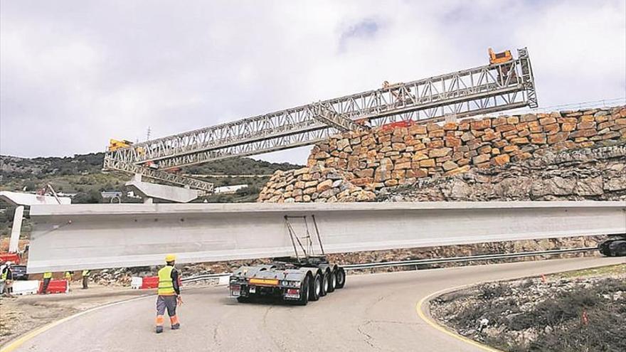 VÍDEO | Así es la espectactular construcción de los viaductos de la N-232 sobre el puerto de Querol de Morella