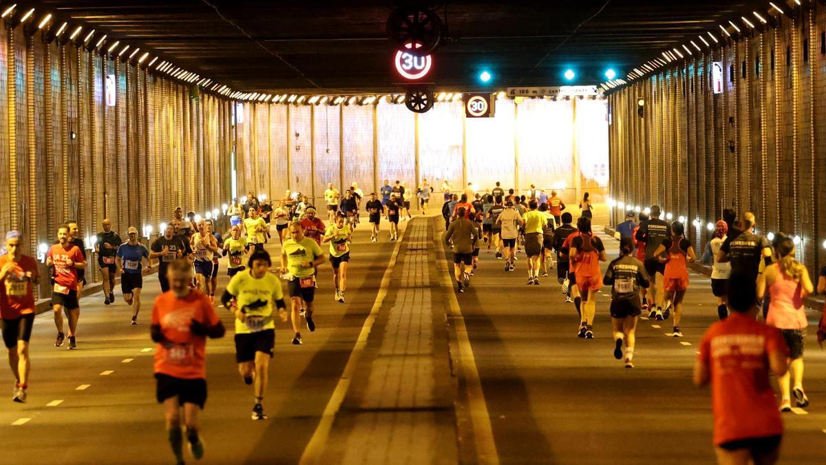 Paso por los túneles en una edición anterior.