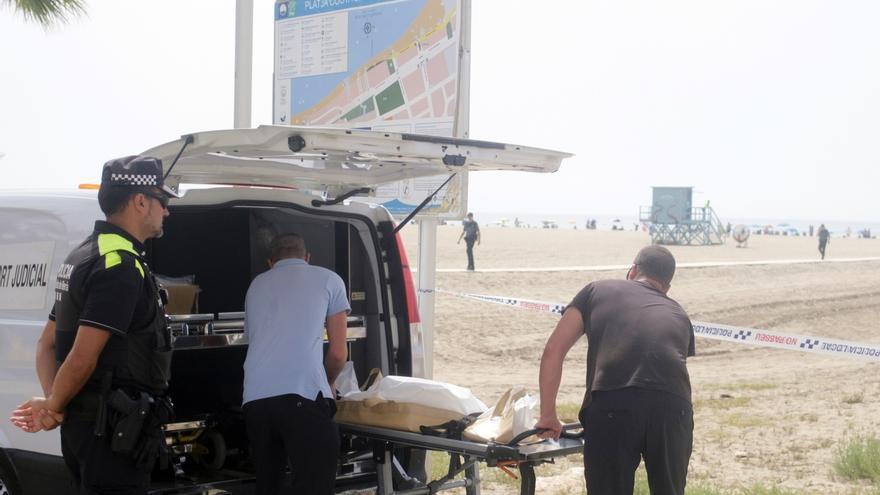 El cadáver del bebé hallado en la playa de Tarragona llevaba más de un día sobre la arena
