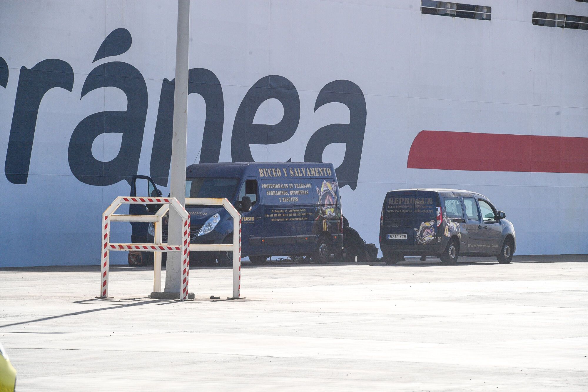 Un barco de Naviera Armas-Trasmediterránea impacta contra un muelle en el Puerto de Las Palmas