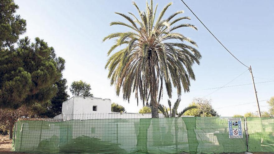 La finca de Can Musson donde se encuentra el pozo se encuentra vallada.