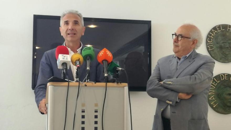 El consejero de Cultura, Miguel Ángel Vázquez, en rueda de prensa.