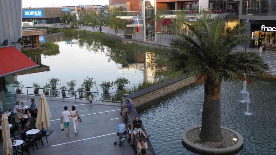 Vista del complejo que Intu mantiene abierto en Zaragoza y que sirve de referencia al ya proyectado.