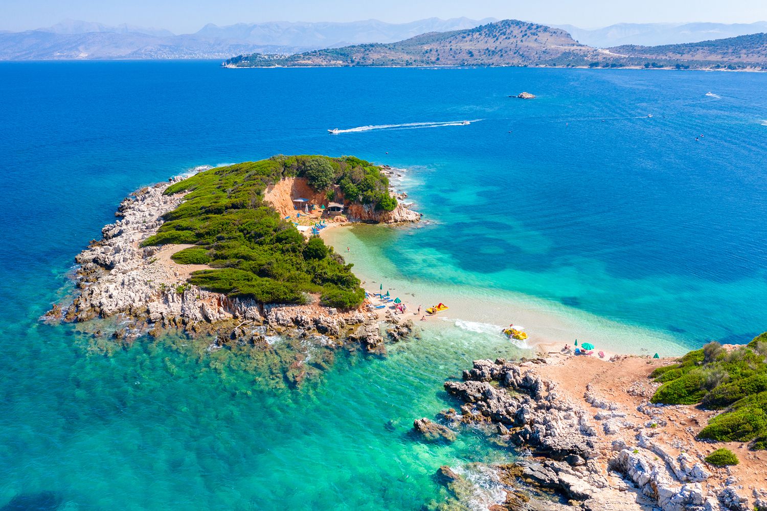 Este país te hará replantearte si conoces Europa: ciudades otomanas, playas turquesa y lagos de cuento