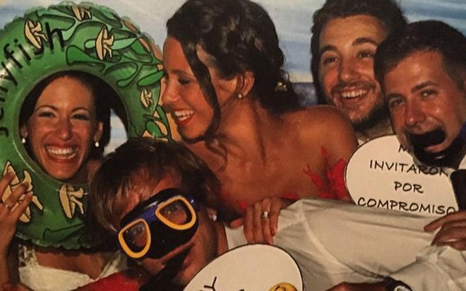 Rakitic se disfrazó de buzo en la boda de su cuñada