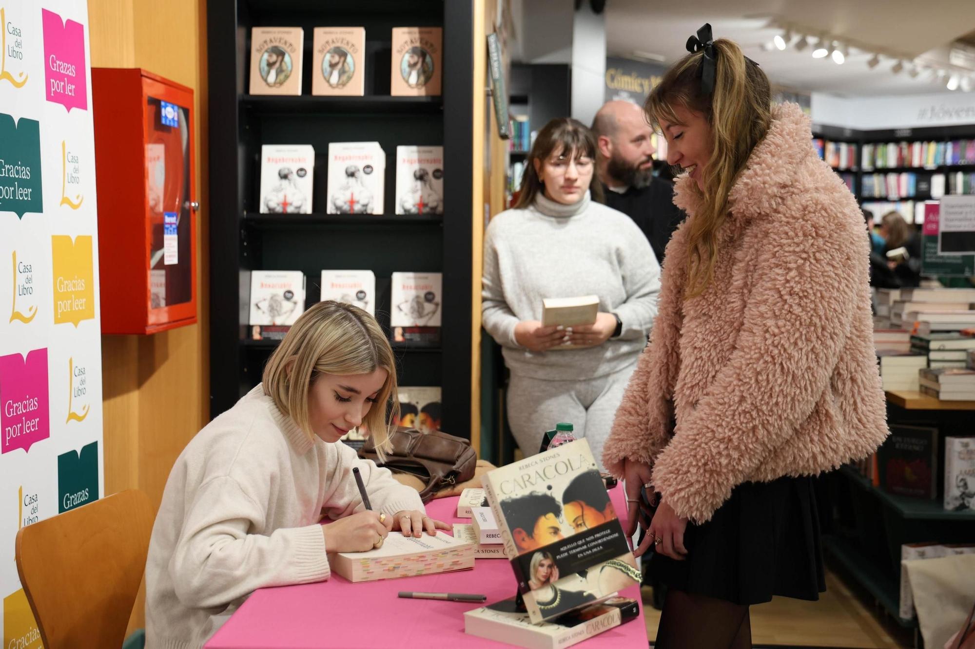 Firma de libros de Rebeca Stones en Vigo