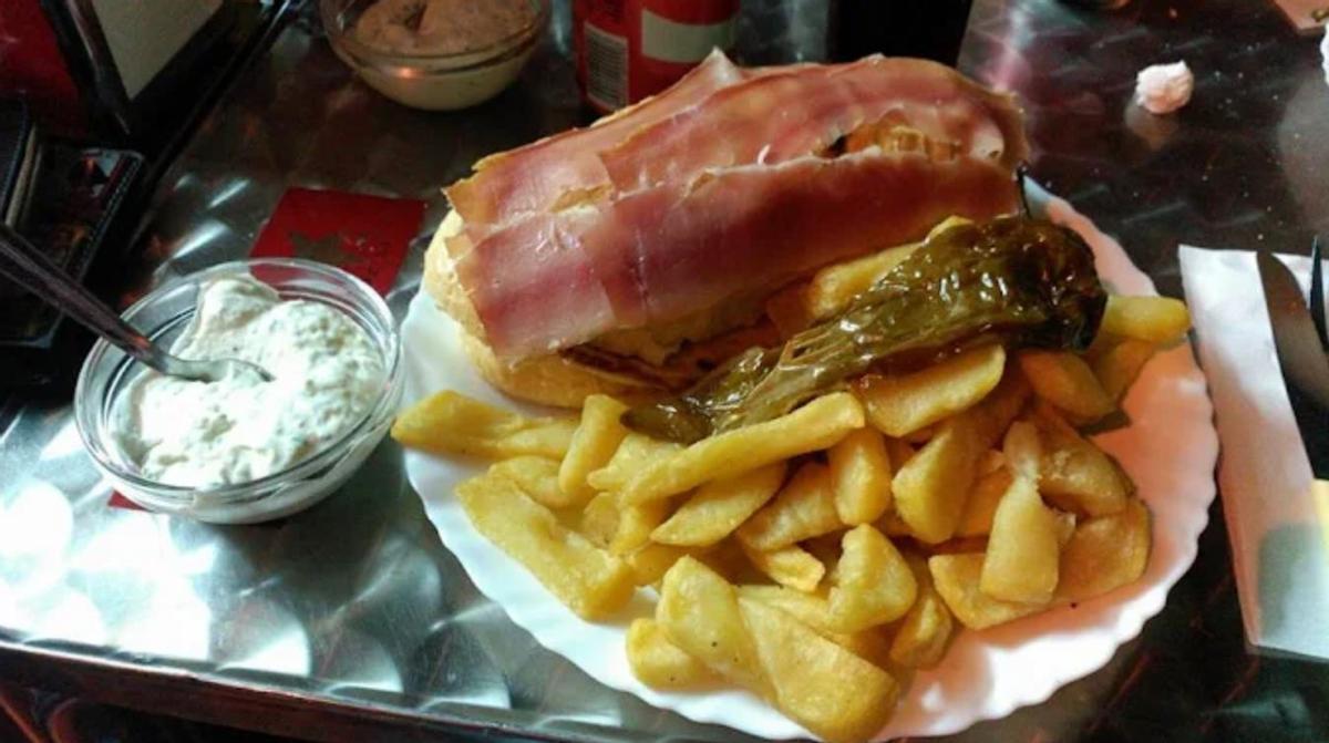 Los serranitos de Casa Quini, los más famosos de Sevilla