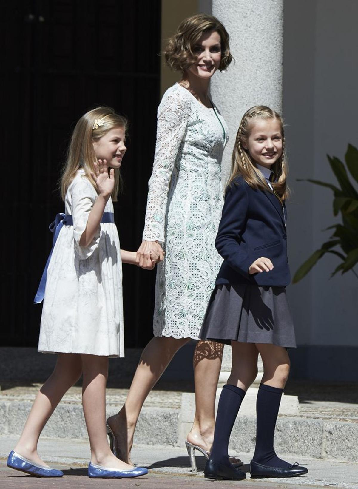 Letizia Ortiz, con zapatos de Cenicienta en la comunión de Leonor