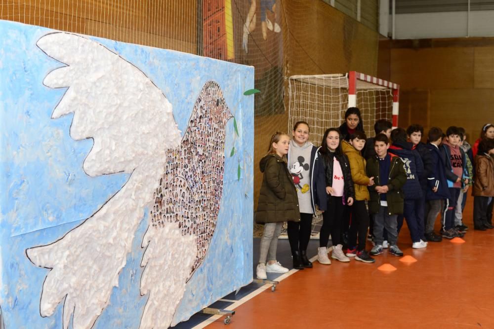 Los 500 alumnos del colegio San Francisco Javier participan en los actos del Día de la Paz