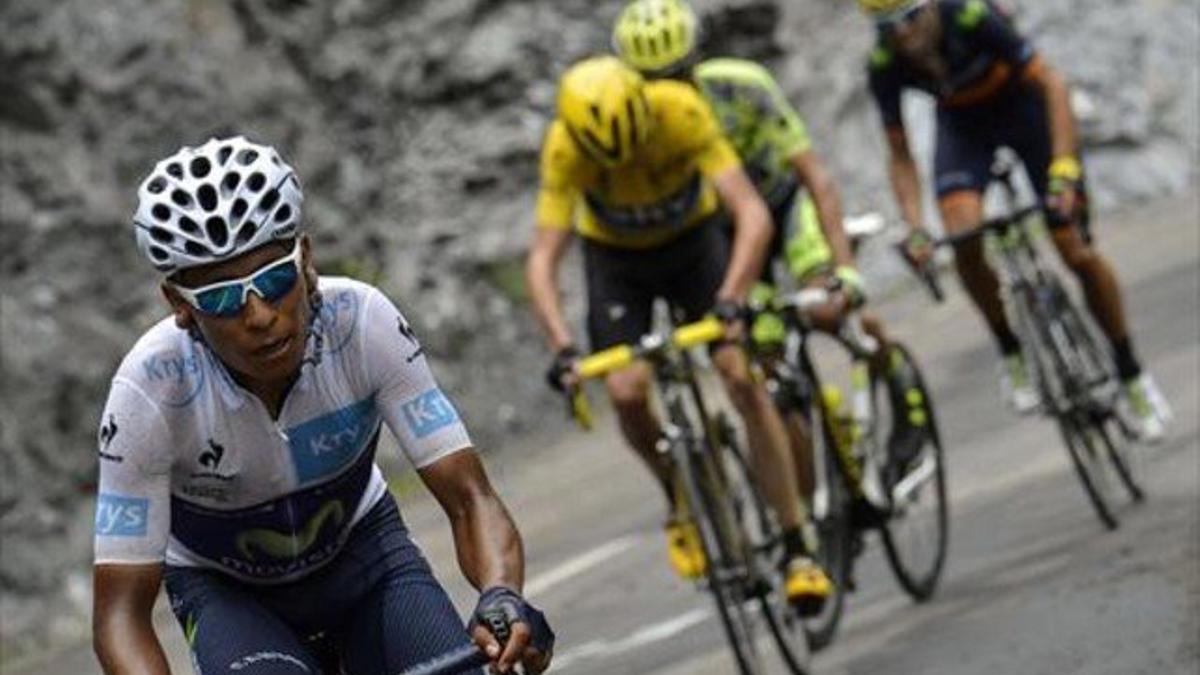 Quintana suelta a Froome, seguido por Contador, subiendo a La Toussuire.
