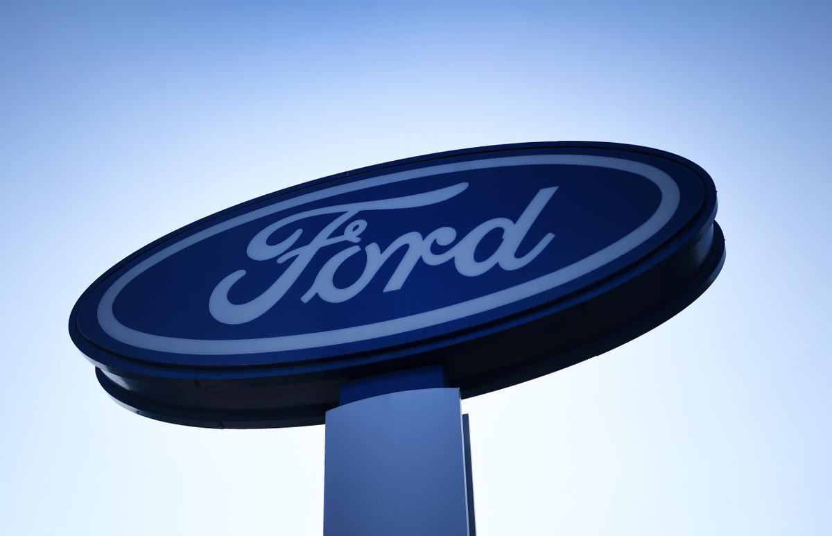 Fotografía de archivo del logo de Ford. EFE/EPA/ANDY RAIN