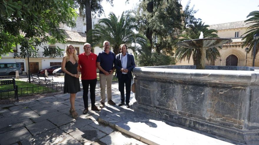 El cantero que ha reparado la fuente de la Magdalena de Córdoba: &quot;Vino muy estropeada, con muchas piezas rotas&quot;