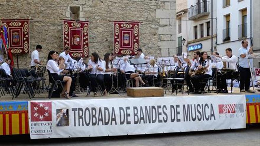 LAS BANDAS MUSICALES DELS PORTS-ALTMAESTRAT TOMAN CATÍ