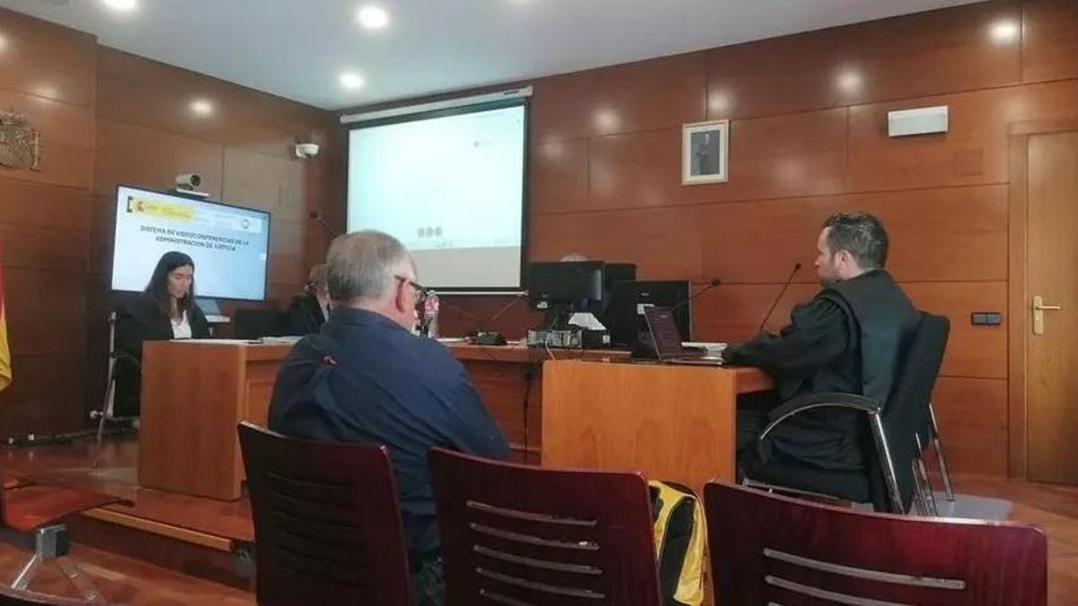 El condenado durante la vista oral en el Juzgado de lo Penal.