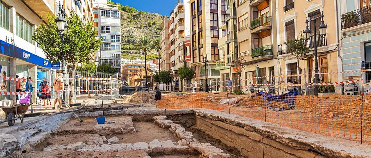 Restos de la muralla descubierta en el paseo Doctor Alemany. | LEVANTE-EMV