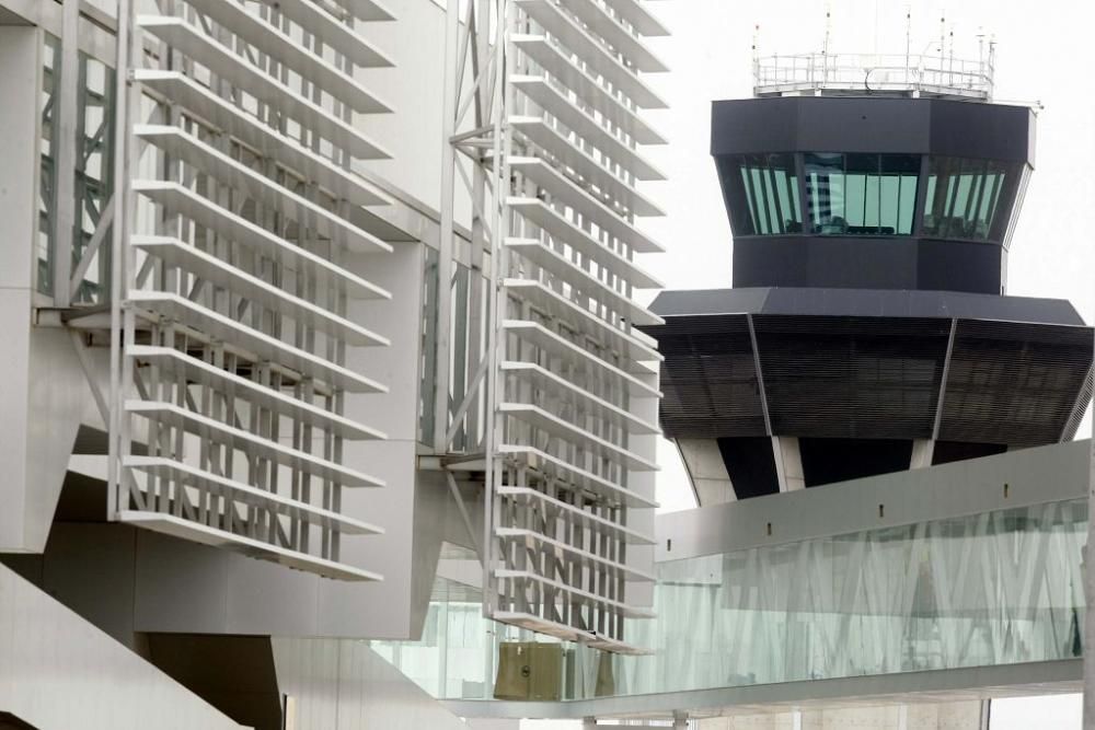 Ruta en imágenes por el aeropuerto de Corvera