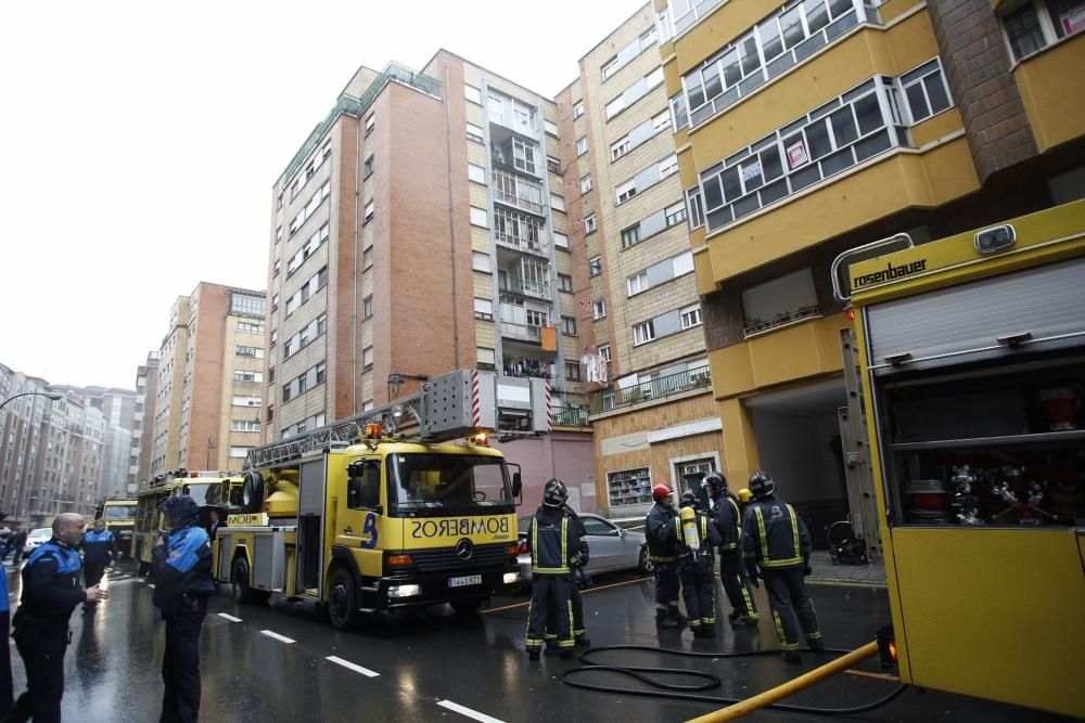 Incendio en un garaje de la calle Doctor Marañón de Avilés