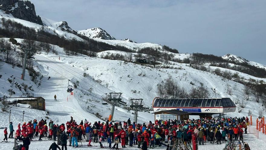 El PP reclama en la Junta la prórroga de la campaña de esquí si hay nieve suficiente