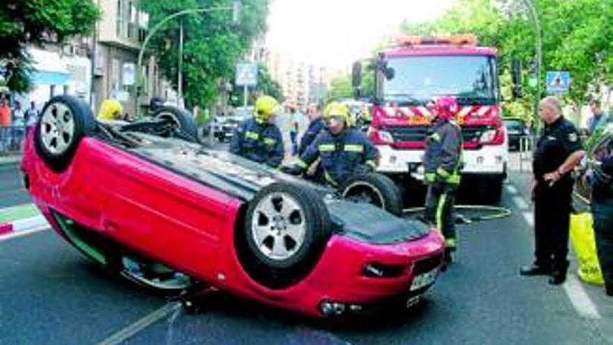 La policía inicia una campaña de control de velocidad con multa en las avenidas