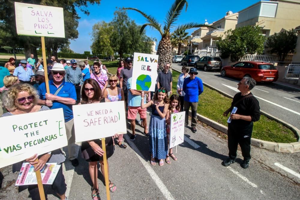 Manifestación en San Miguel de Salinas por la segu