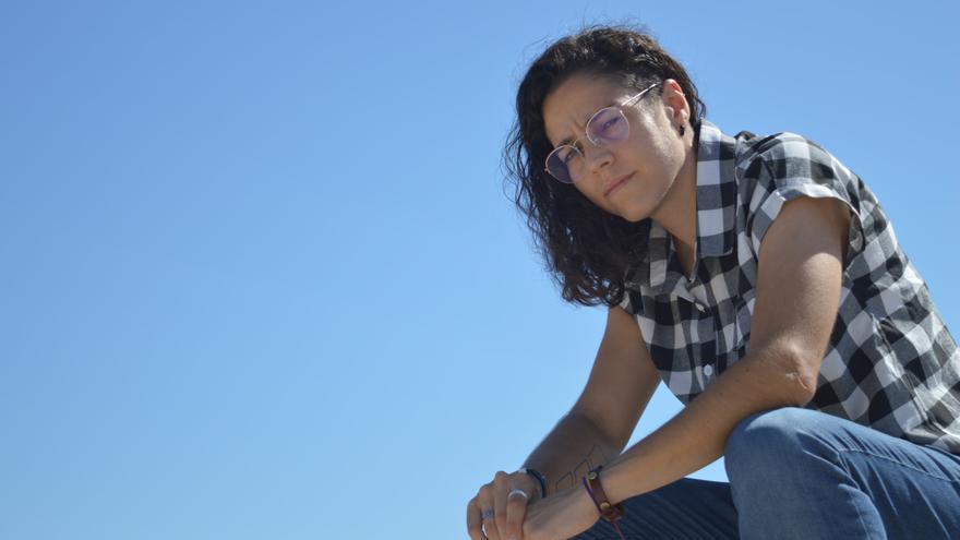 Sara J. Trigueros presenta su primer poemario en Alicante