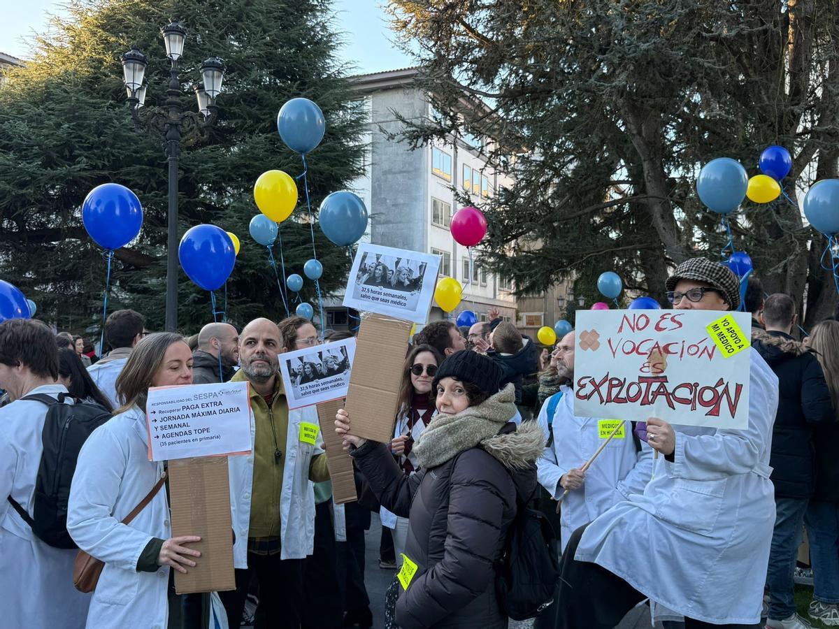 Los médicos salen a las calles de Oviedo