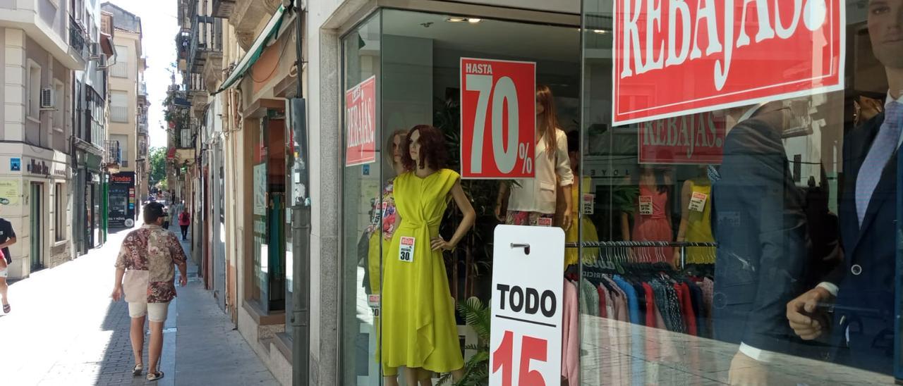 Uno de los pocos establecimientos que ya dispone de rebajas en Plasencia.