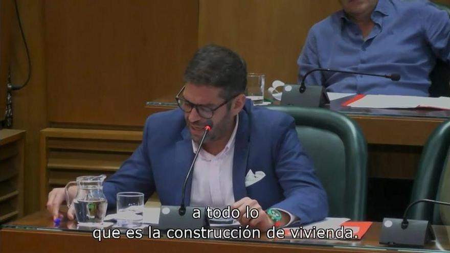 Un concejal de Vox la lía en Zaragoza: "¿Pelotazo urbanístico? Lo que de verdad hace falta son más pelotazos de goma"
