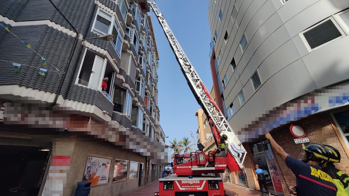 Se desprende una fachada en una vivienda de Las Palmas de Gran Canaria.