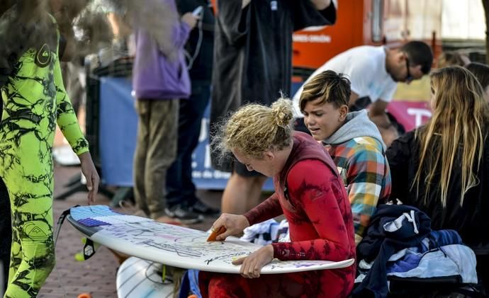 10/12/2017 LAS PALMAS DE GRAN CANARIA.  Campeonato Open Las Palmas Surf City en la CIcer, Las Canteras. FOTO: J. PÉREZ CURBELO