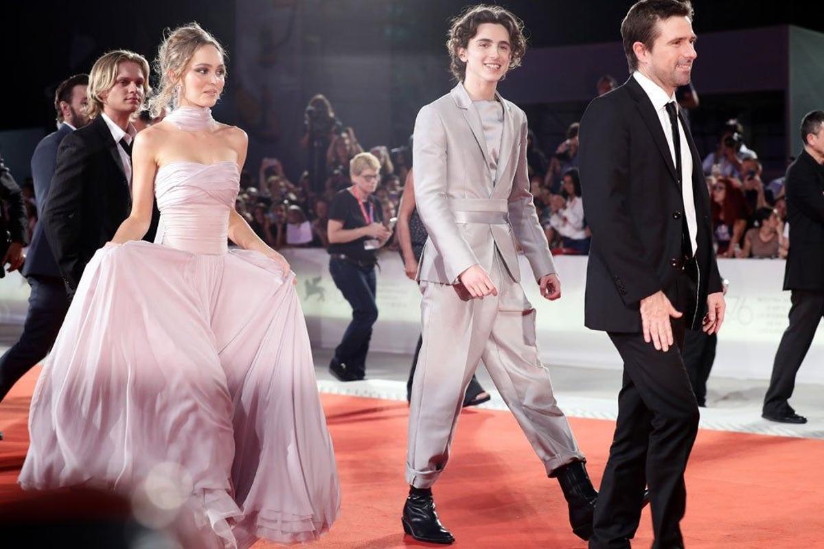 Lily Rose Depp y Timothee Chalamet en la proyección de 'The King' en el Festival de Cine de Venecia