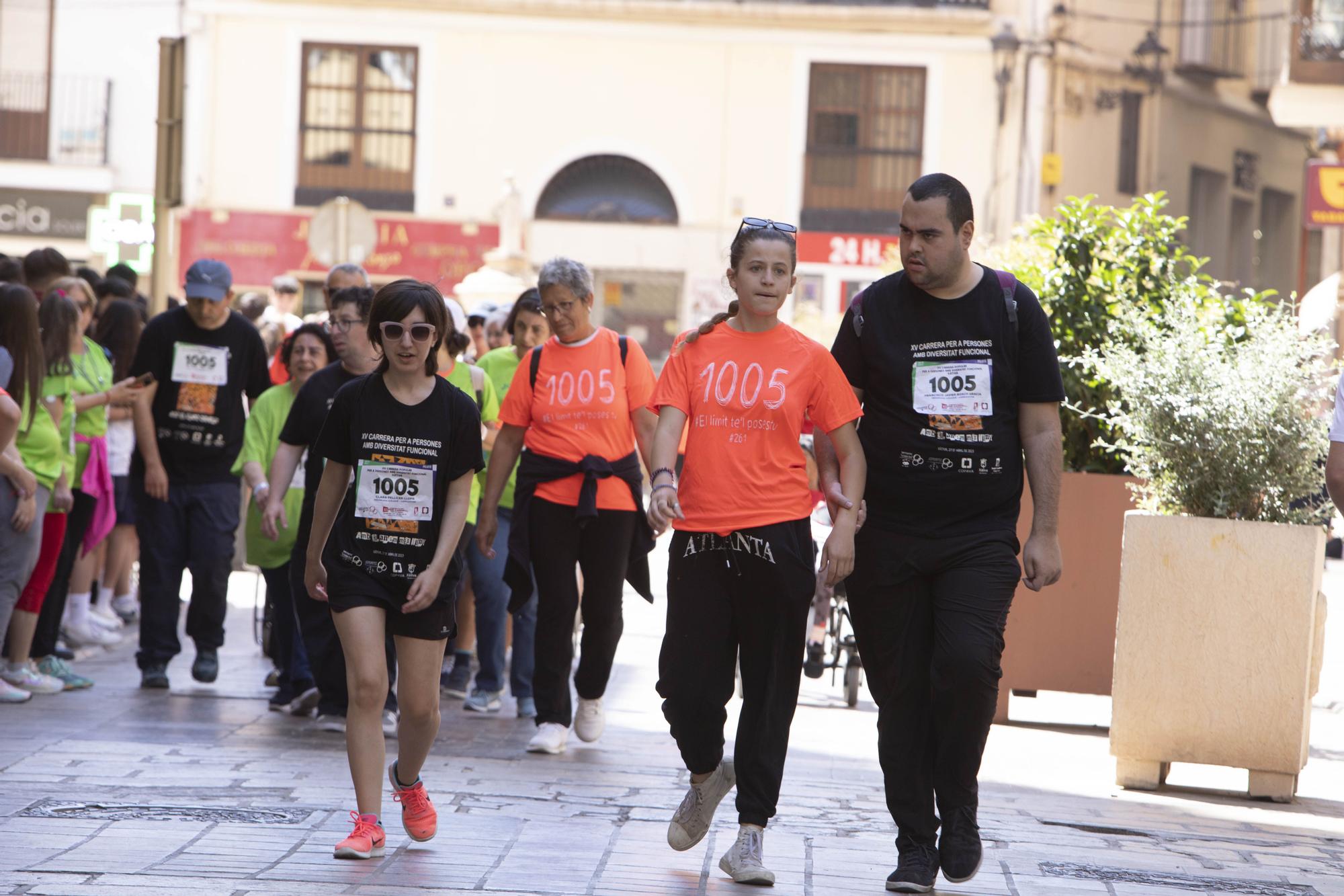 Más de 1.200 personas participan en la XV edición de la carrera de Aspromivise