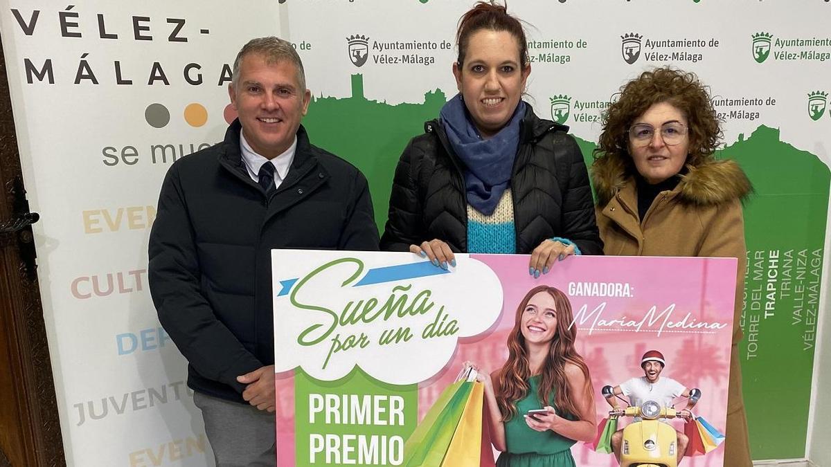 La ganadora podrá destinar 500 euros en cada comercio el próximo 9 de febrero.