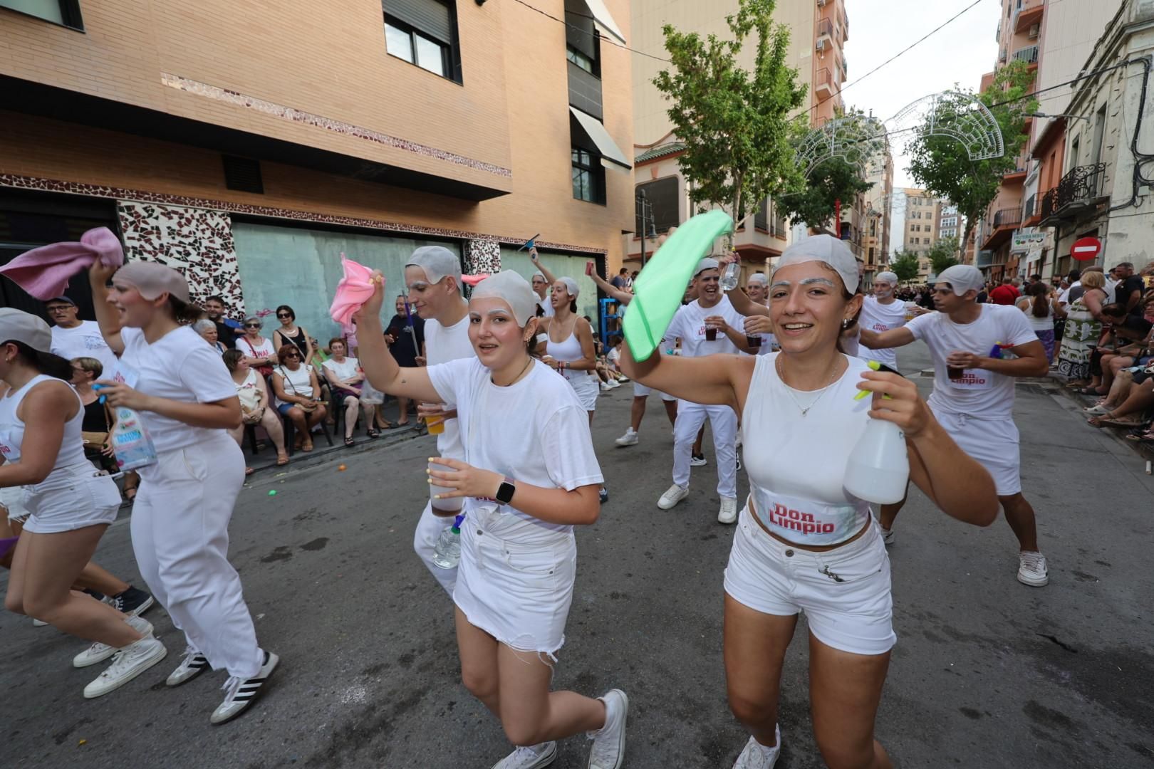 Galería | El Grau disfruta de su desfile de peñas