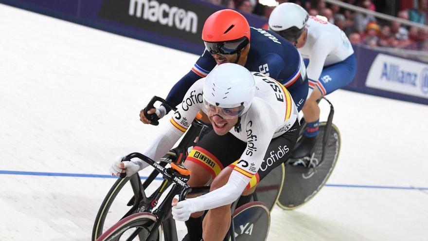 Sebastián Mora acaricia el oro en el Ómnium del Europeo y suma su primer bronce