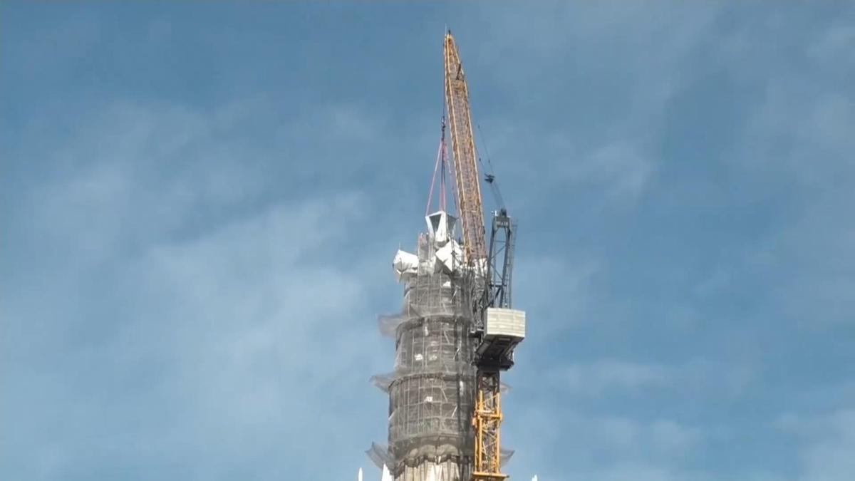 Vídeo: La Sagrada Família culmina la Torre de Jesús i assoleix l'alçada màxima, de 172,5 metres