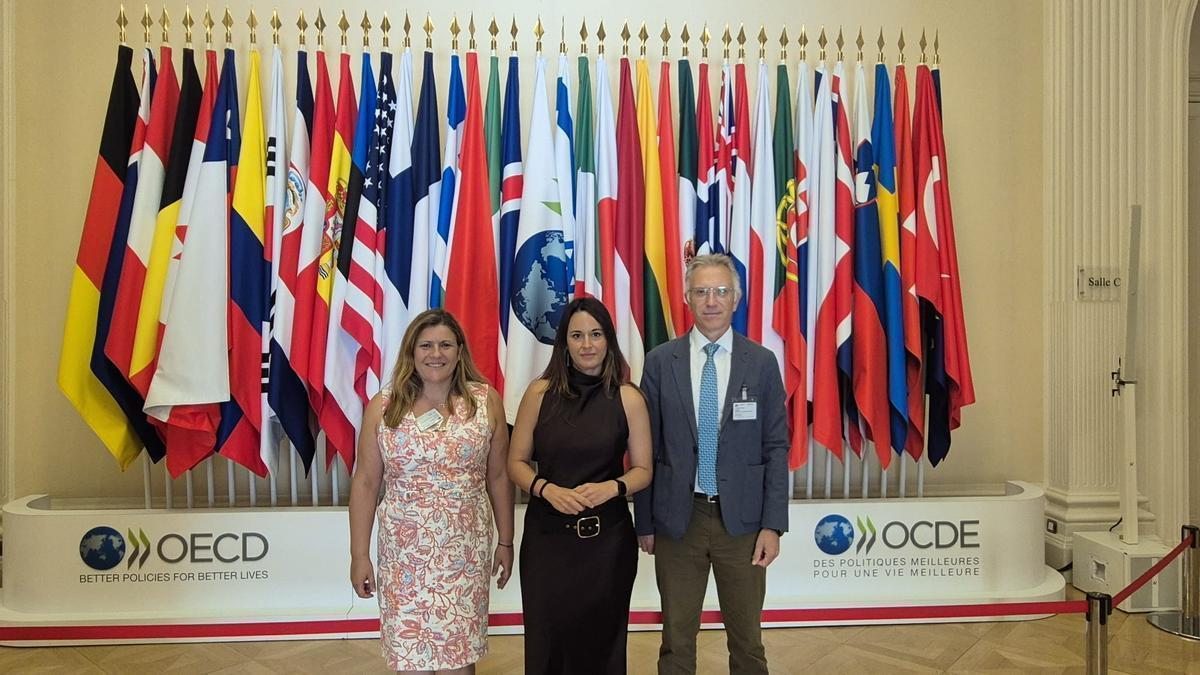 La comisionada de la dana Zulima Perez acude a la OCDE en París
