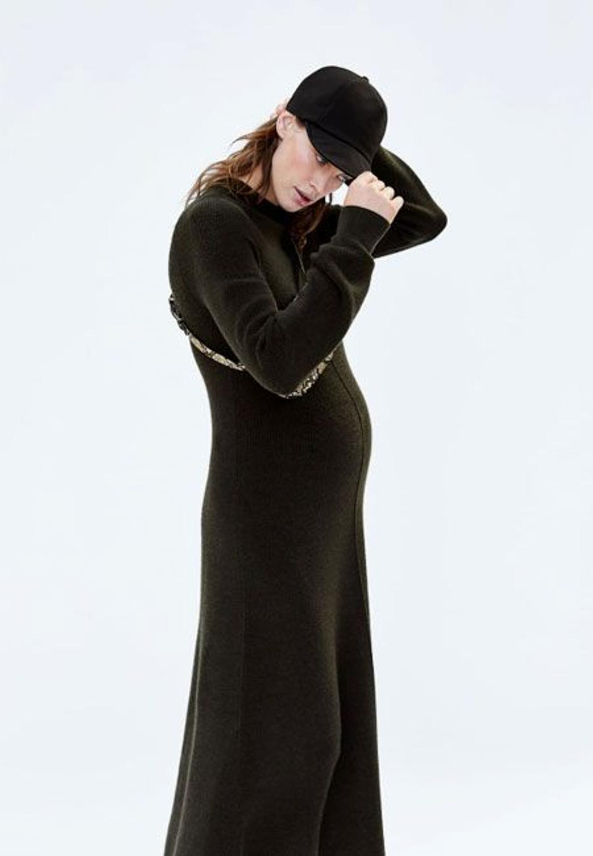 Colección MUM de Zara: look premamá con vestido de lana