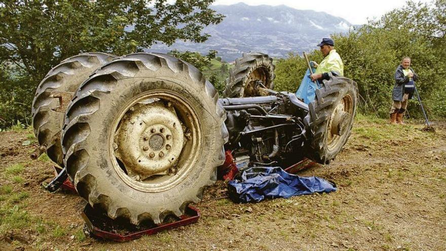 Un hombre muere en un accidente con un tractor en Peraleda del Zaucejo