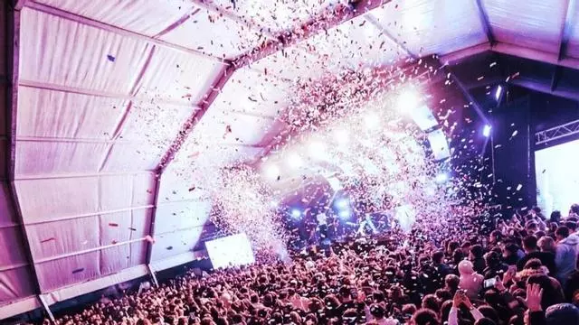 Vídeo | 4.000 personas disfrutan del concierto de JC Reyes en el ferial de Cáceres