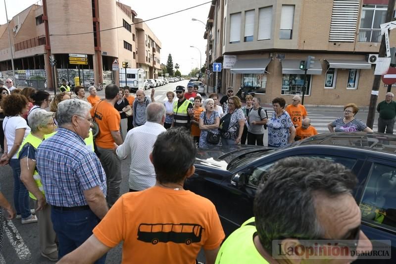 Protesta por la recuperación de la Línea 61