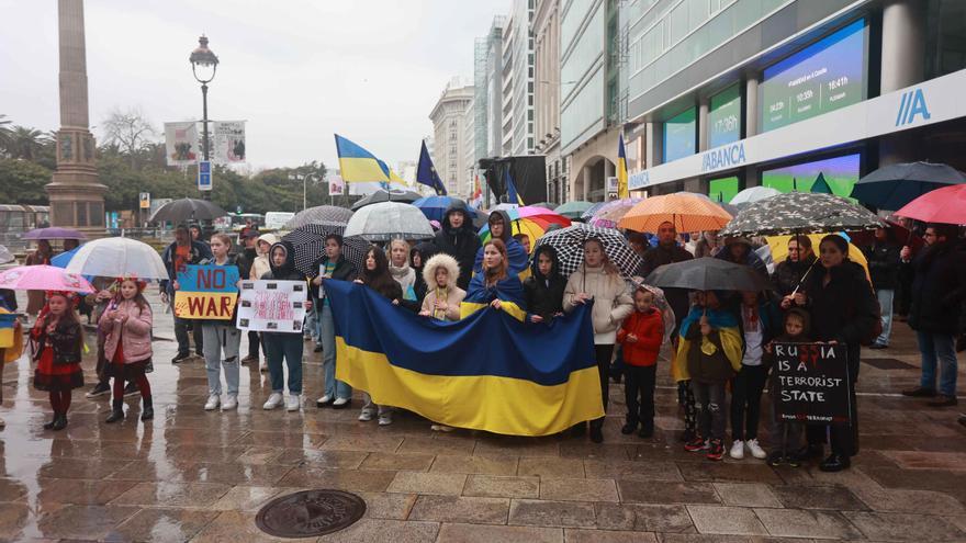 Ucranianos salen a la calle en A Coruña contra el olvido de una guerra que ya dura dos años