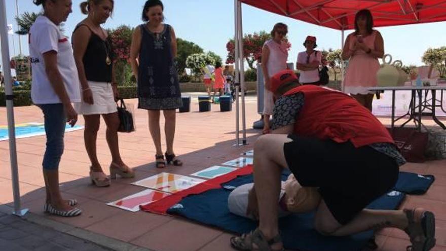 Cruz Roja enseña a disfrutar de la playa sin riesgo