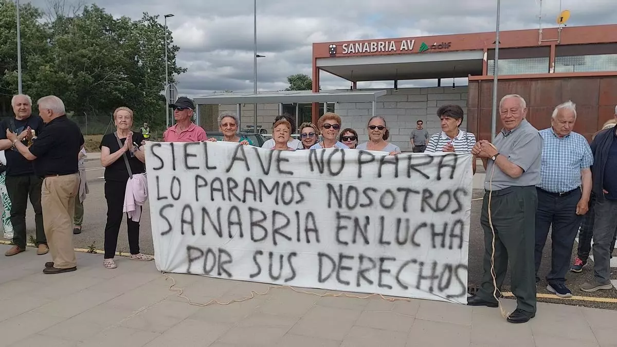La guerra de trenes de Zamora por la suspensión de la parada de AVE en Sanabria llega al Congreso