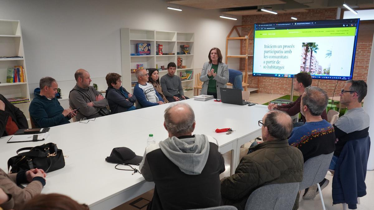 La llamada a la "calma" del alcalde de Ontinyent por la recogida puerta a puerta